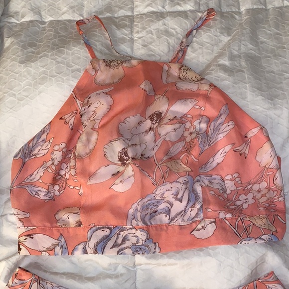 Floral Two piece set - Picture 2 of 5